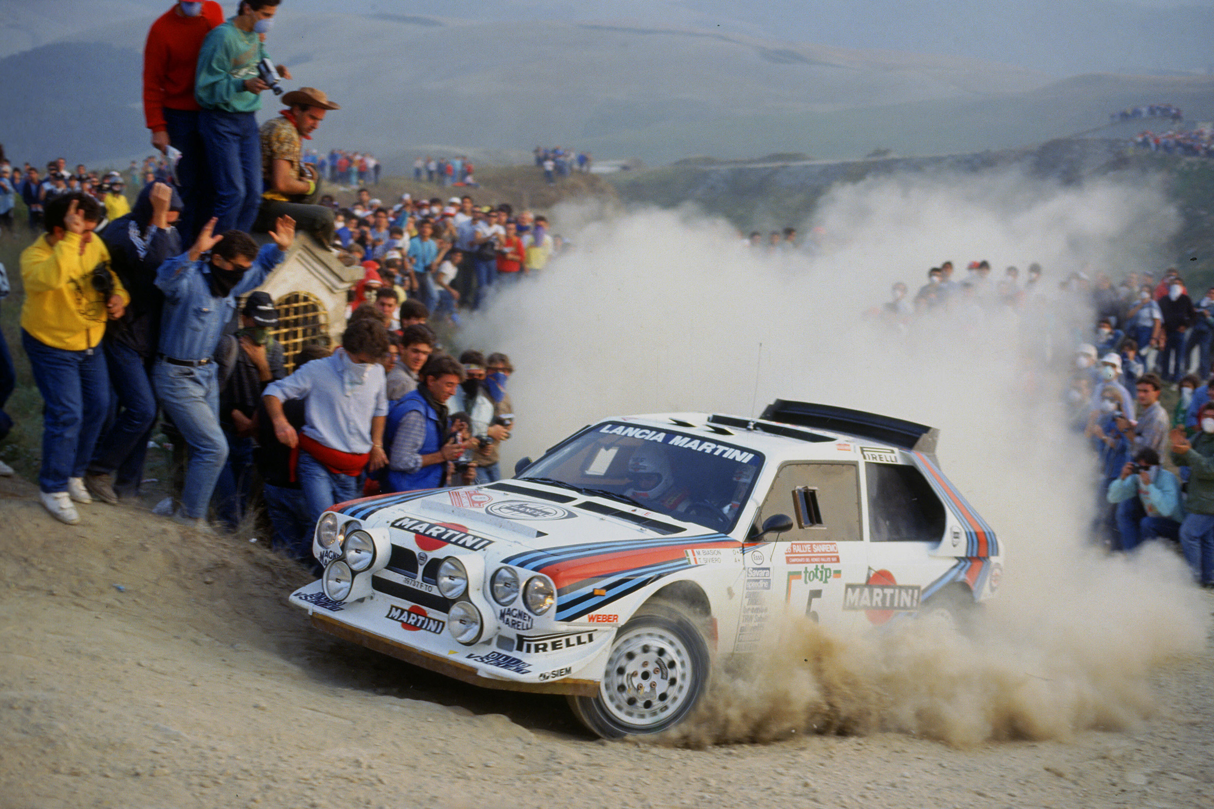 Lancia Delta S4 – cornering 