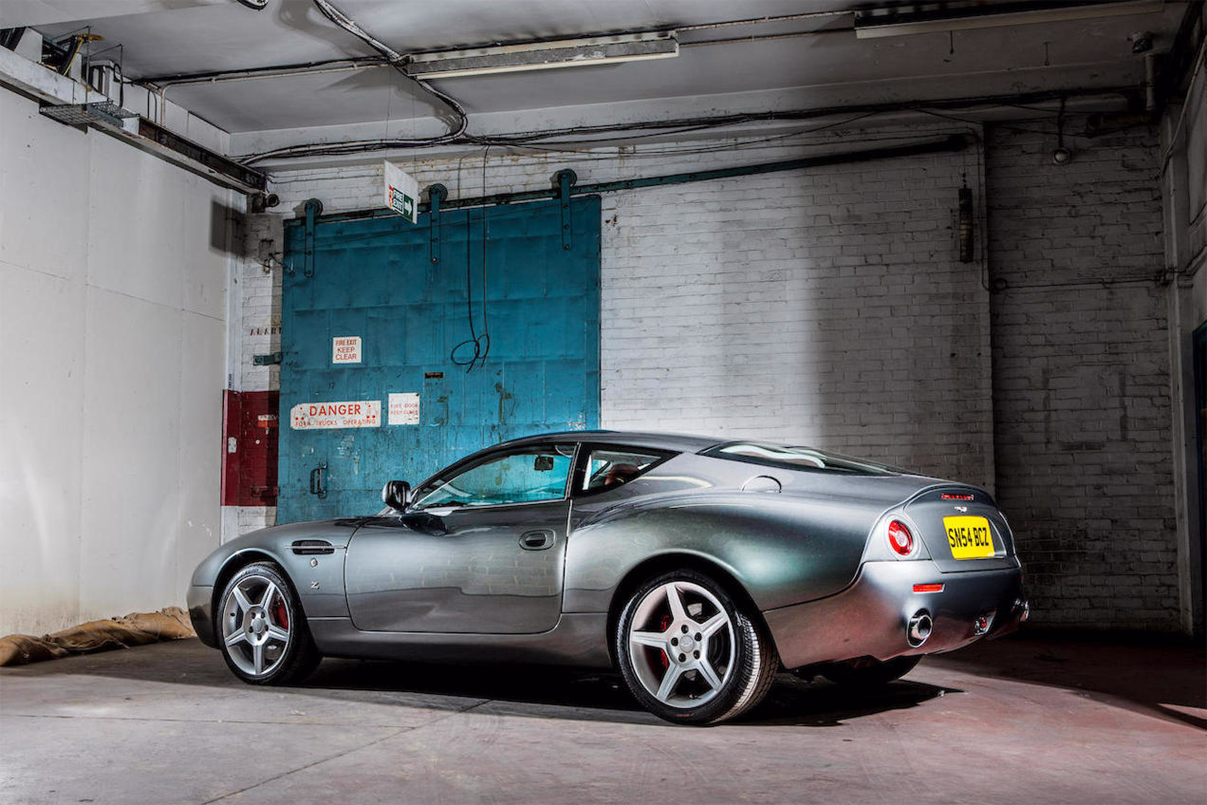 Aston Martin DB7 Zagato - pictures