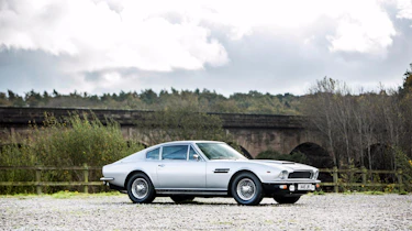 Aston Martin Vantage - front