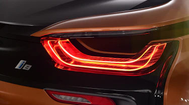 BMW i8 Roadster - tail light