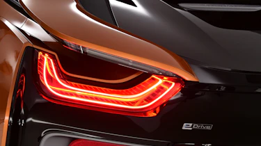 BMW i8 Roadster - rear light