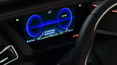 BMW i8 Roadster - dials