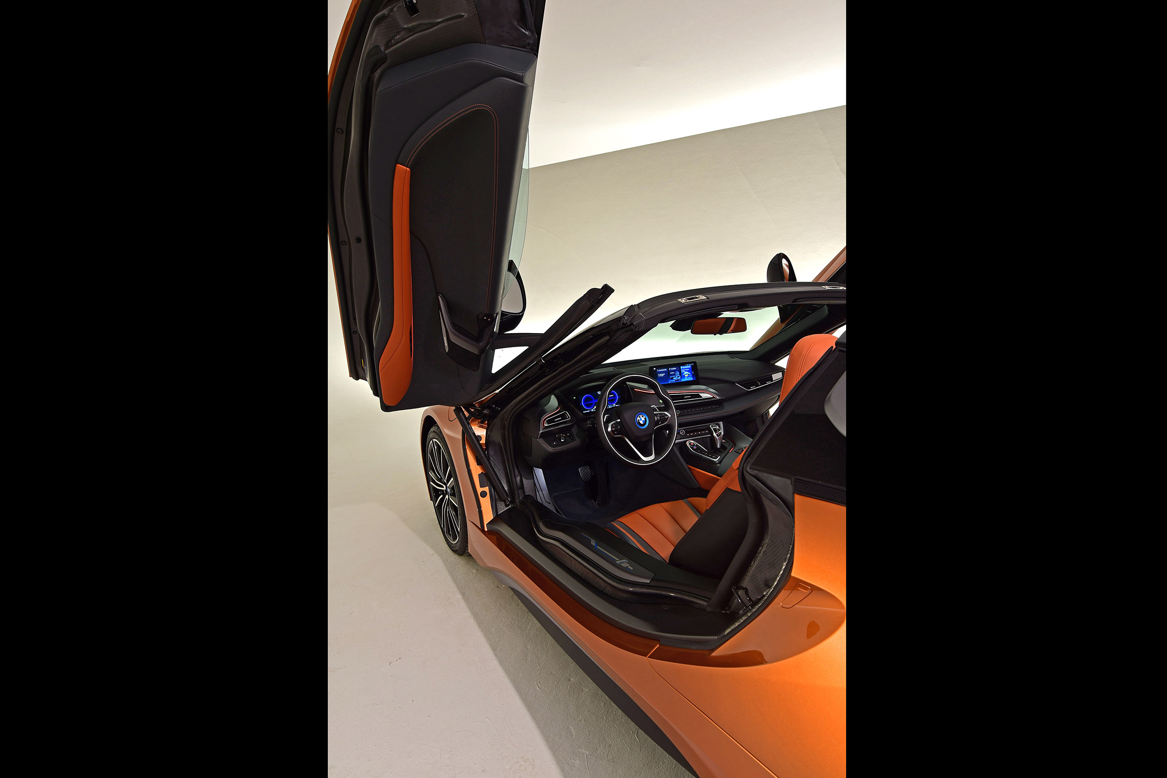 BMW i8 Roadster - door