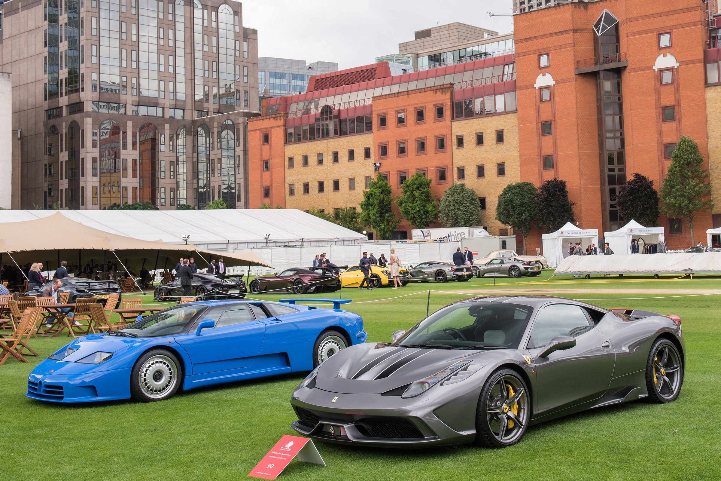 City Concours 2017 –  Bugatti EB110 and Ferrari 458 Speciale 