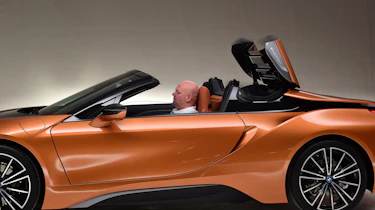 BMW i8 Roadster - roof
