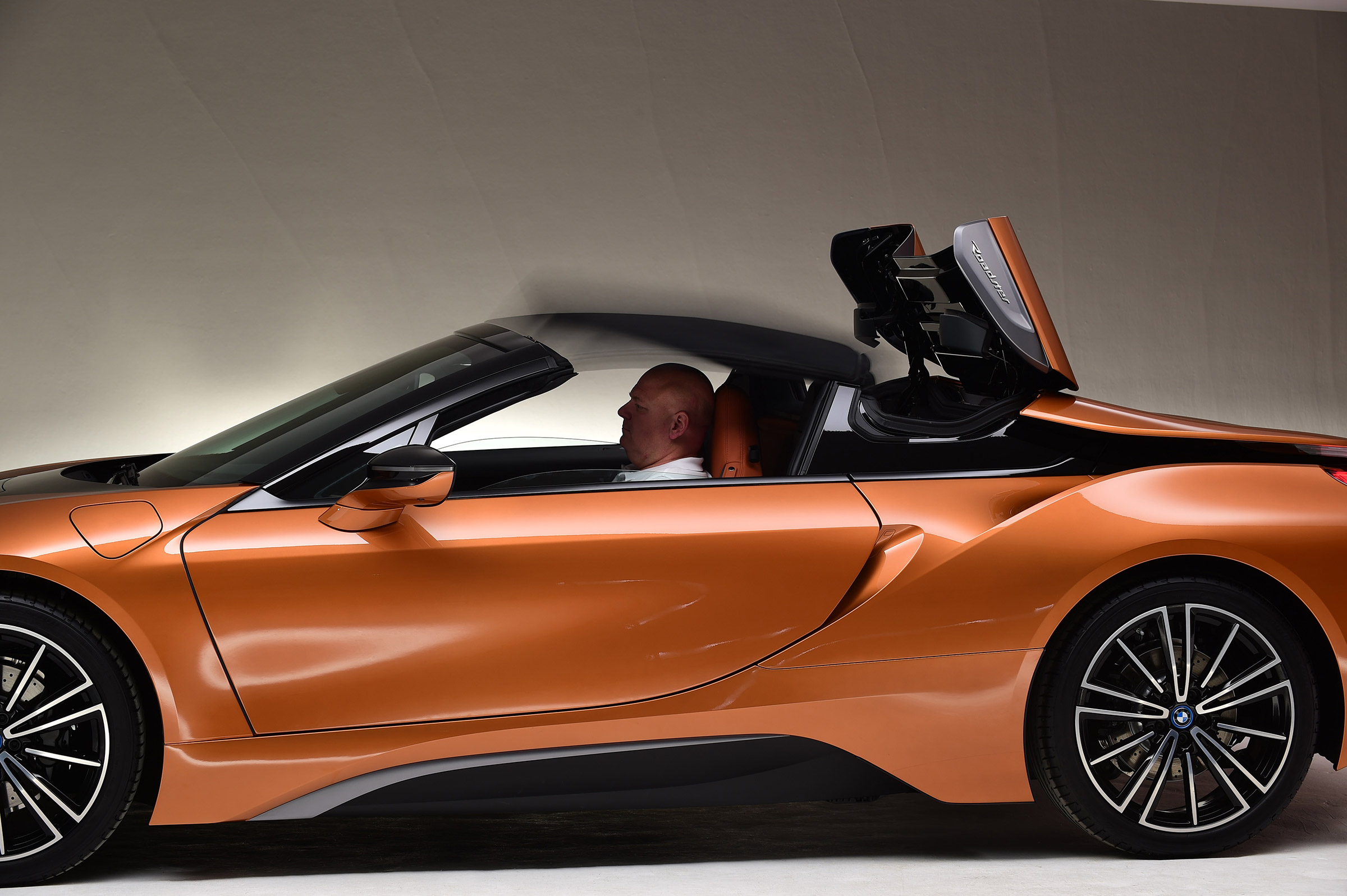 BMW i8 Roadster - roof