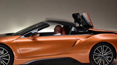 BMW i8 Roadster - roof
