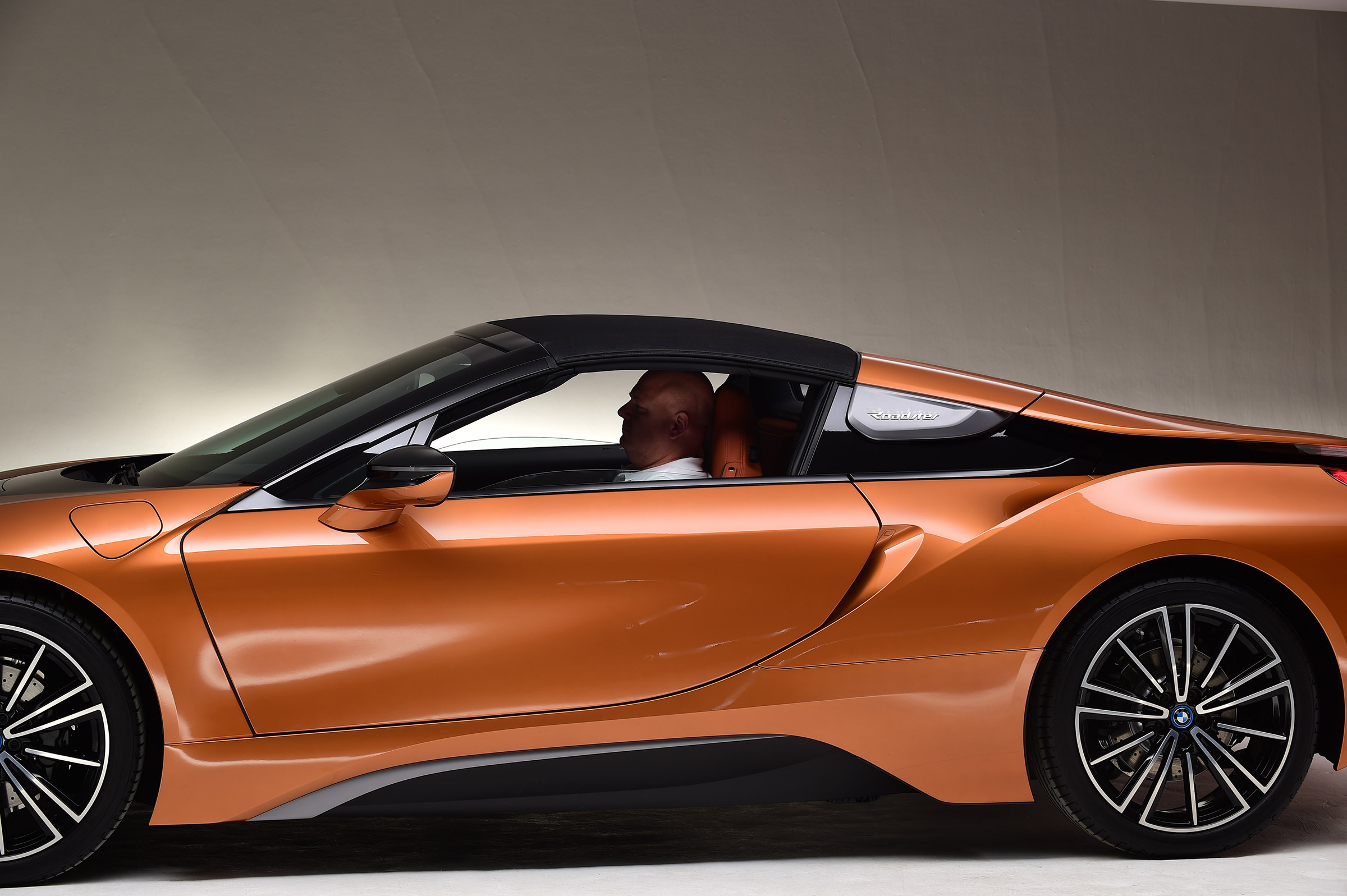 BMW i8 Roadster - roof