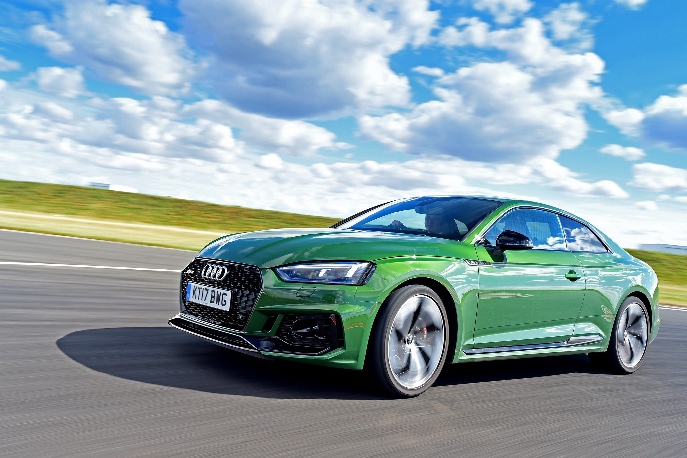 Audi RS5 – front quarter
