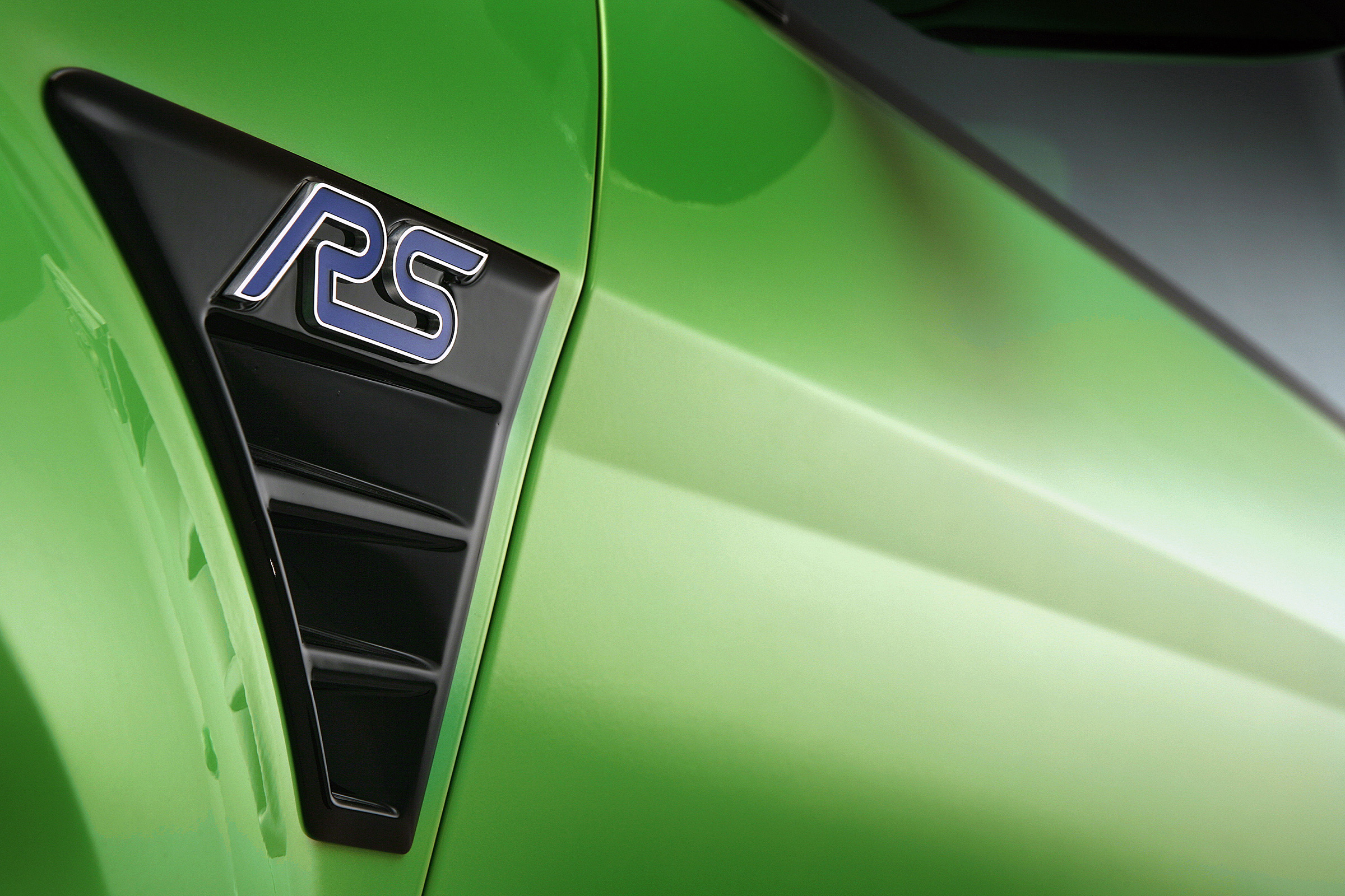 Ford Focus RS Mk2 – front wing closeup