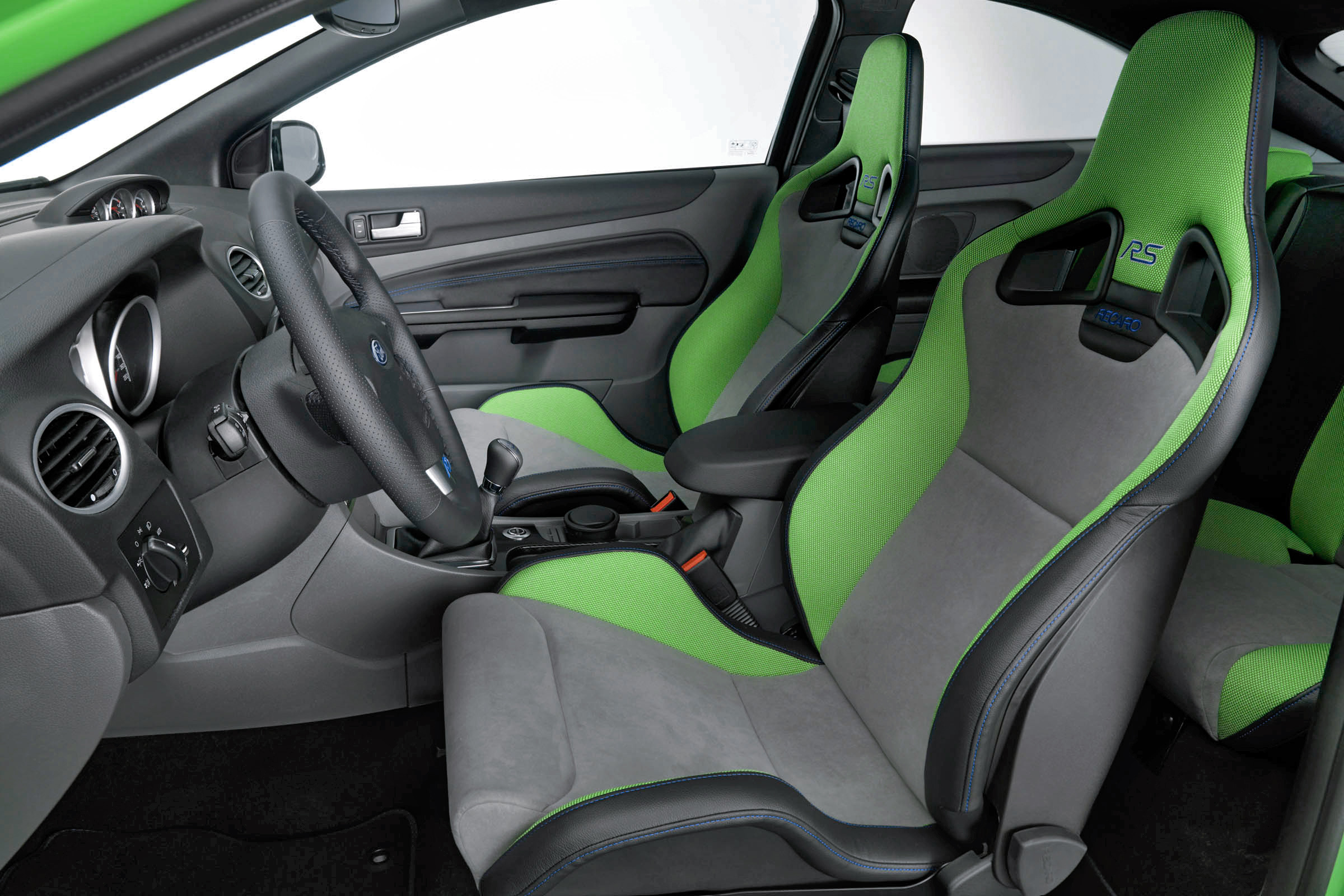 Ford Focus RS Mk2 – front seats