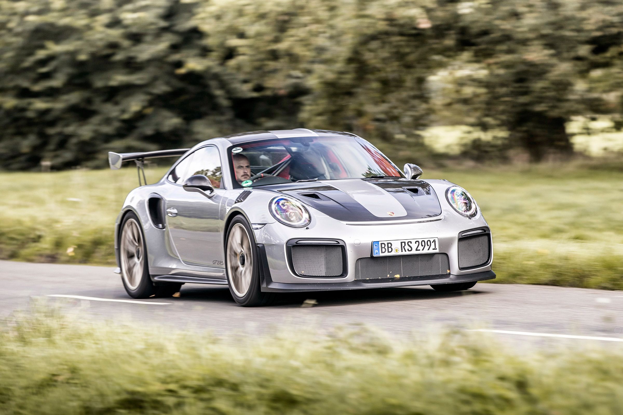Porsche 911 GT2 RS - driving