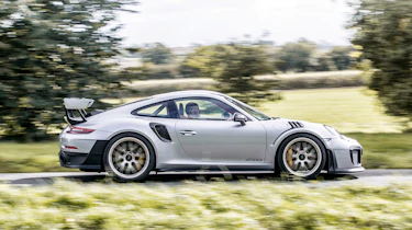 Porsche 911 GT2 RS - profile