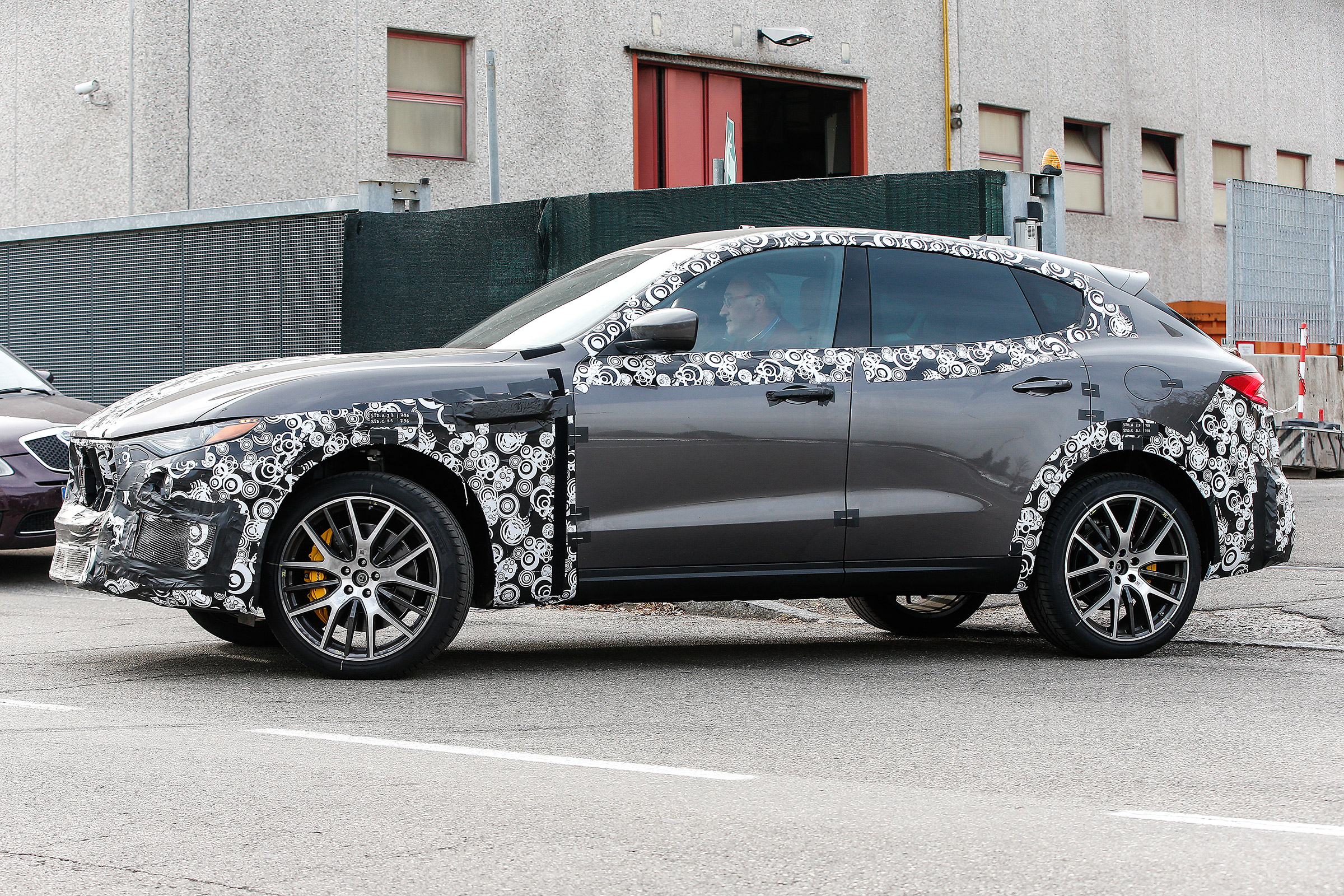 Maserati Levante spied - side