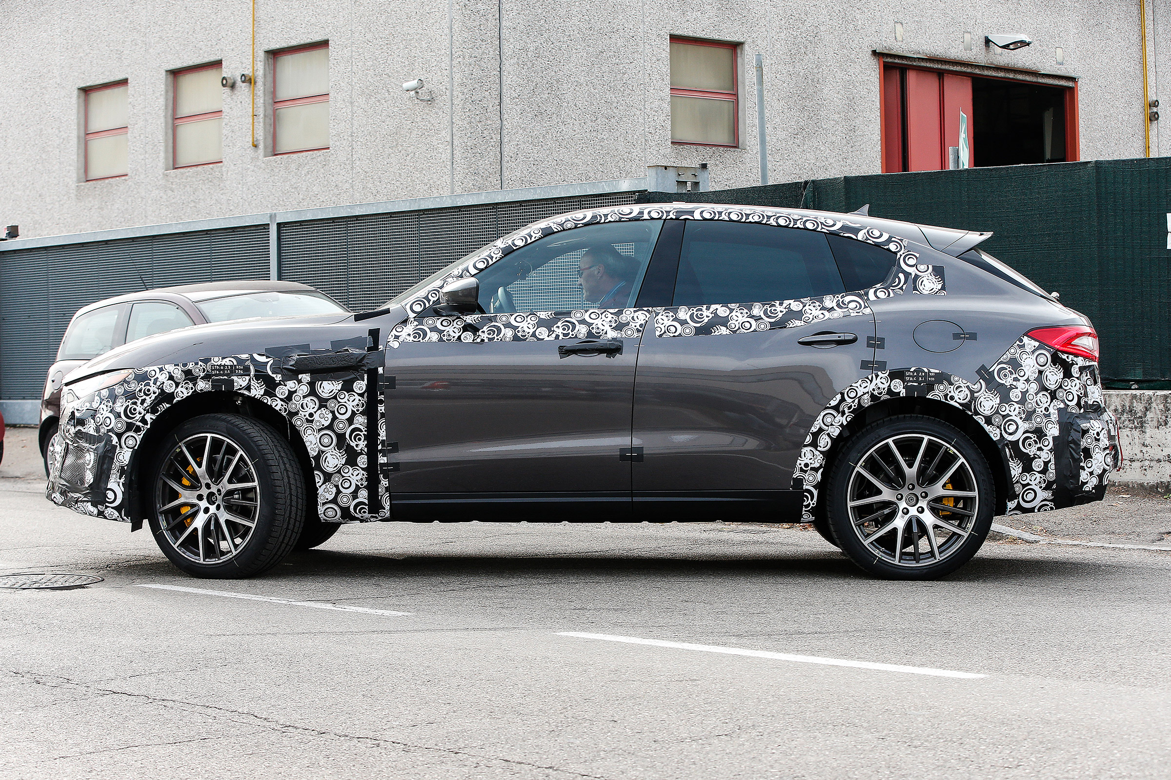 Maserati Levante spied - side