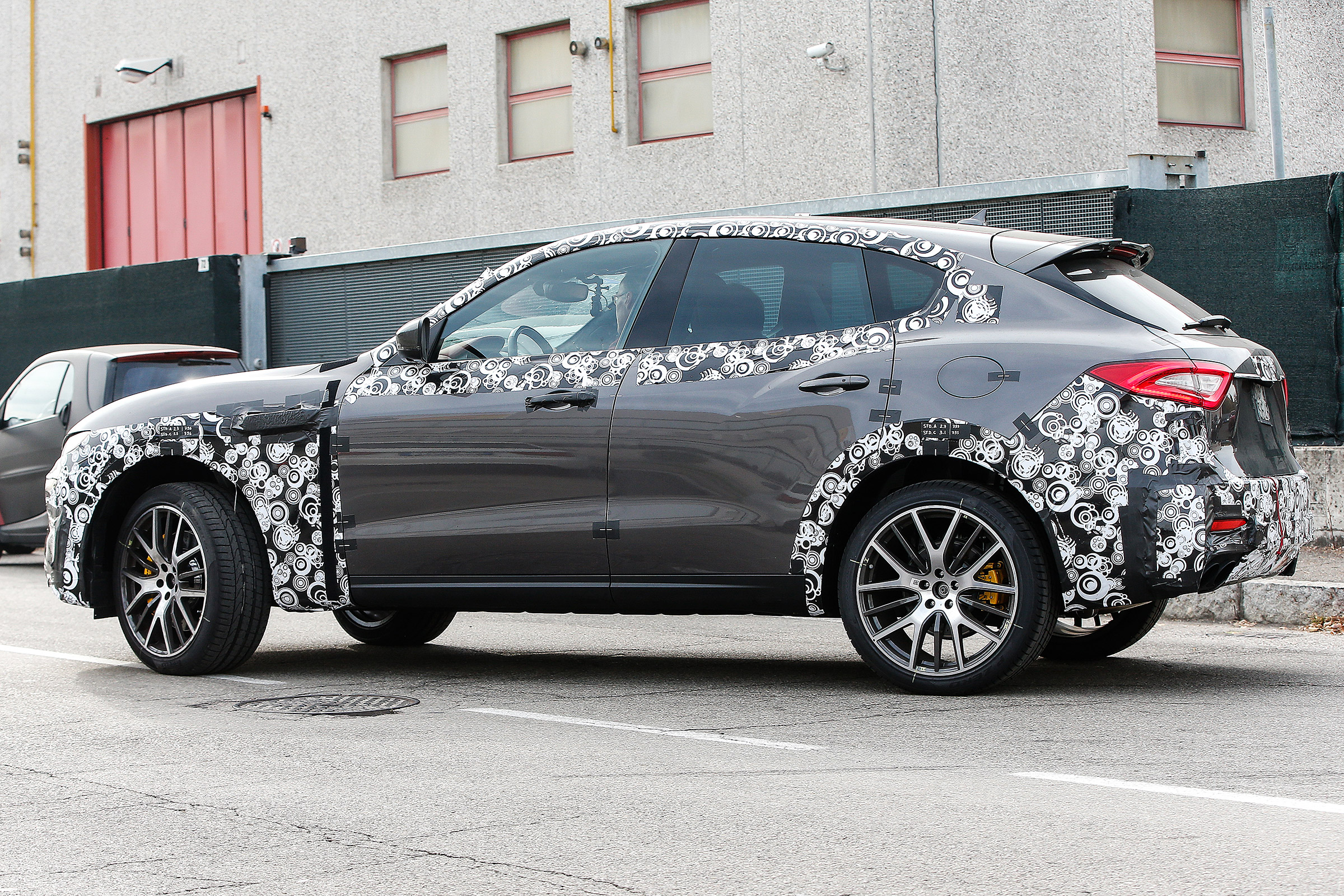 Maserati Levante spied - side