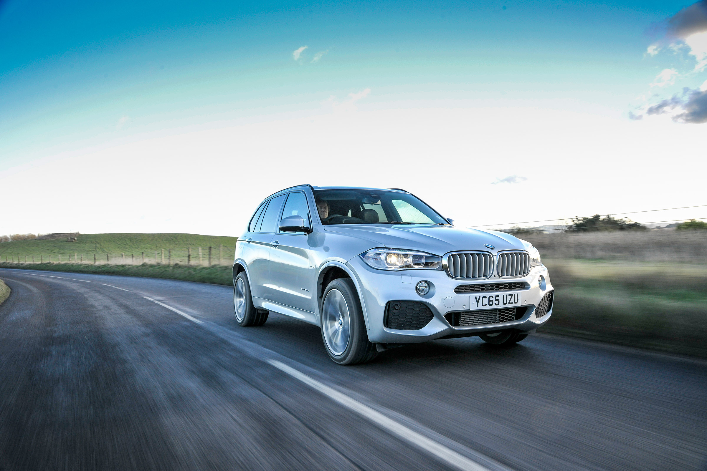 BMW X5 40e - front