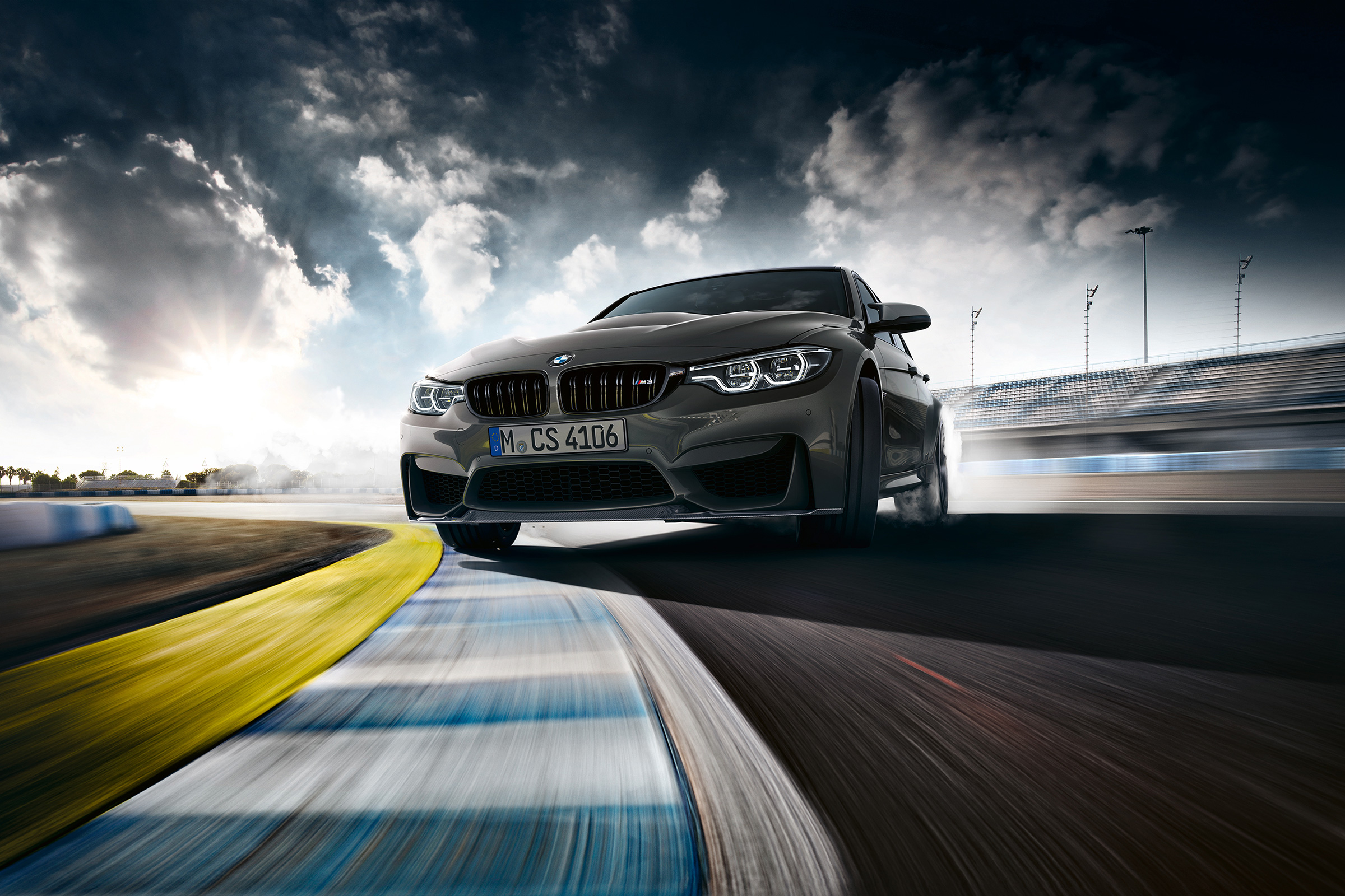 BMW M3 CS  – sliding 