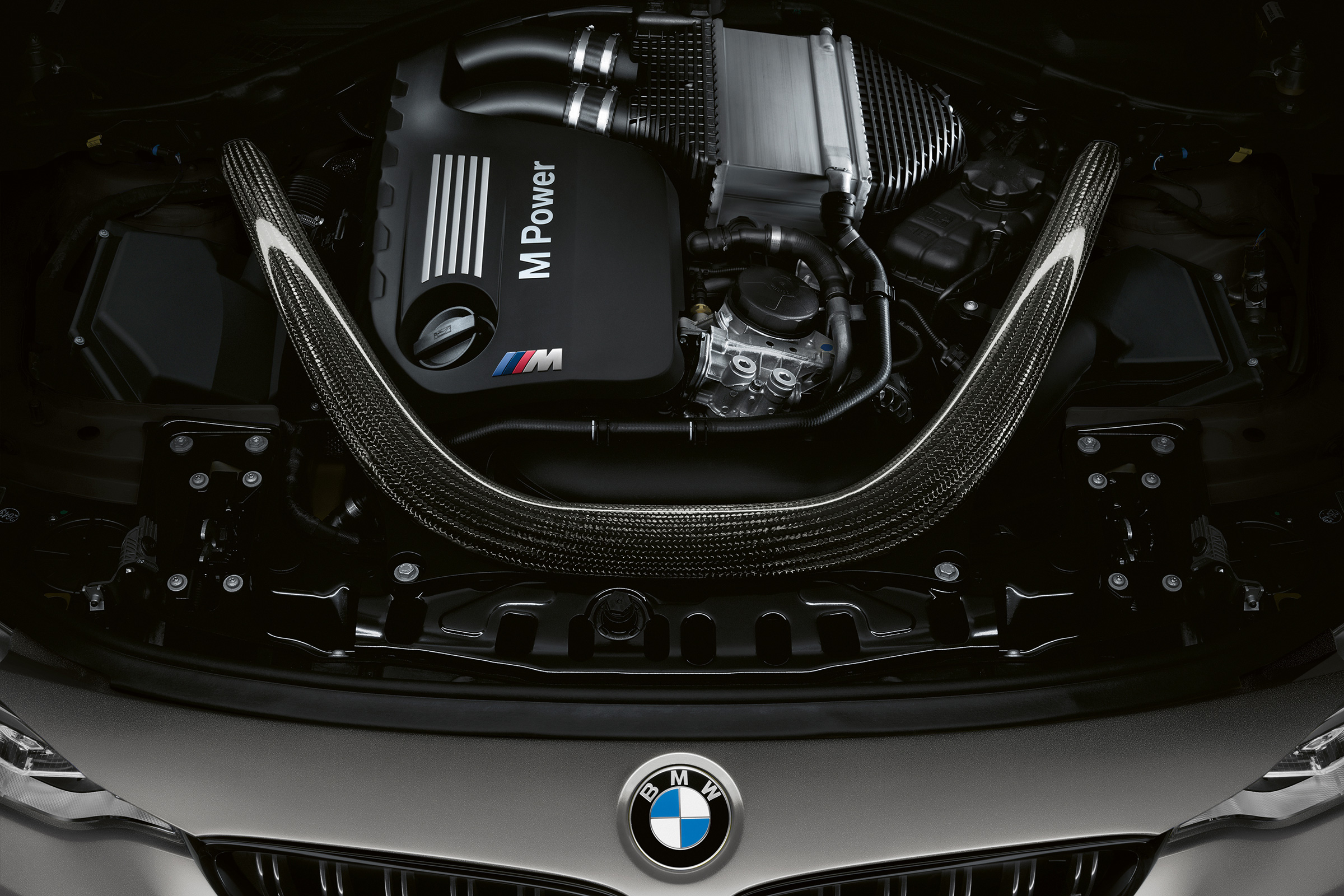 BMW M3 CS  – engine