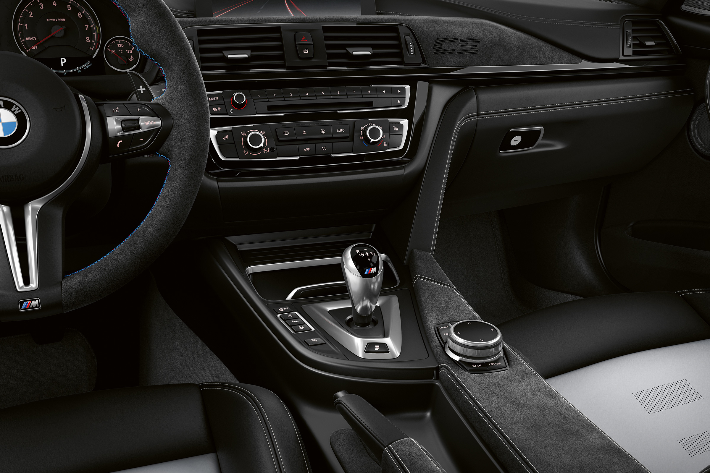 BMW M3 CS  – centre console