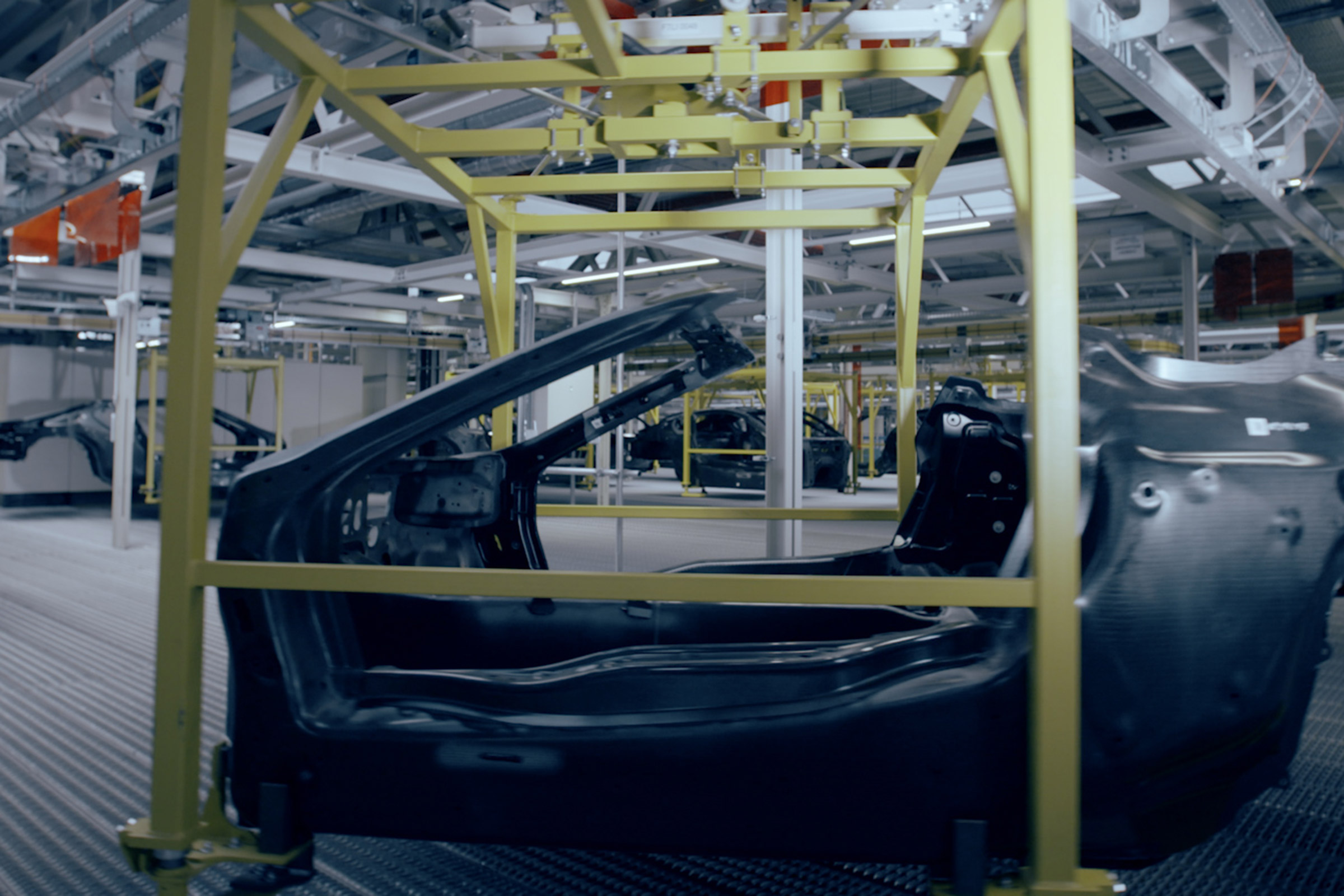 BMW i8 Spyder - body