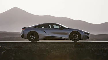 BMW i8 coupe profile