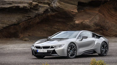 BMW i8 Roadster - coupe front quarter