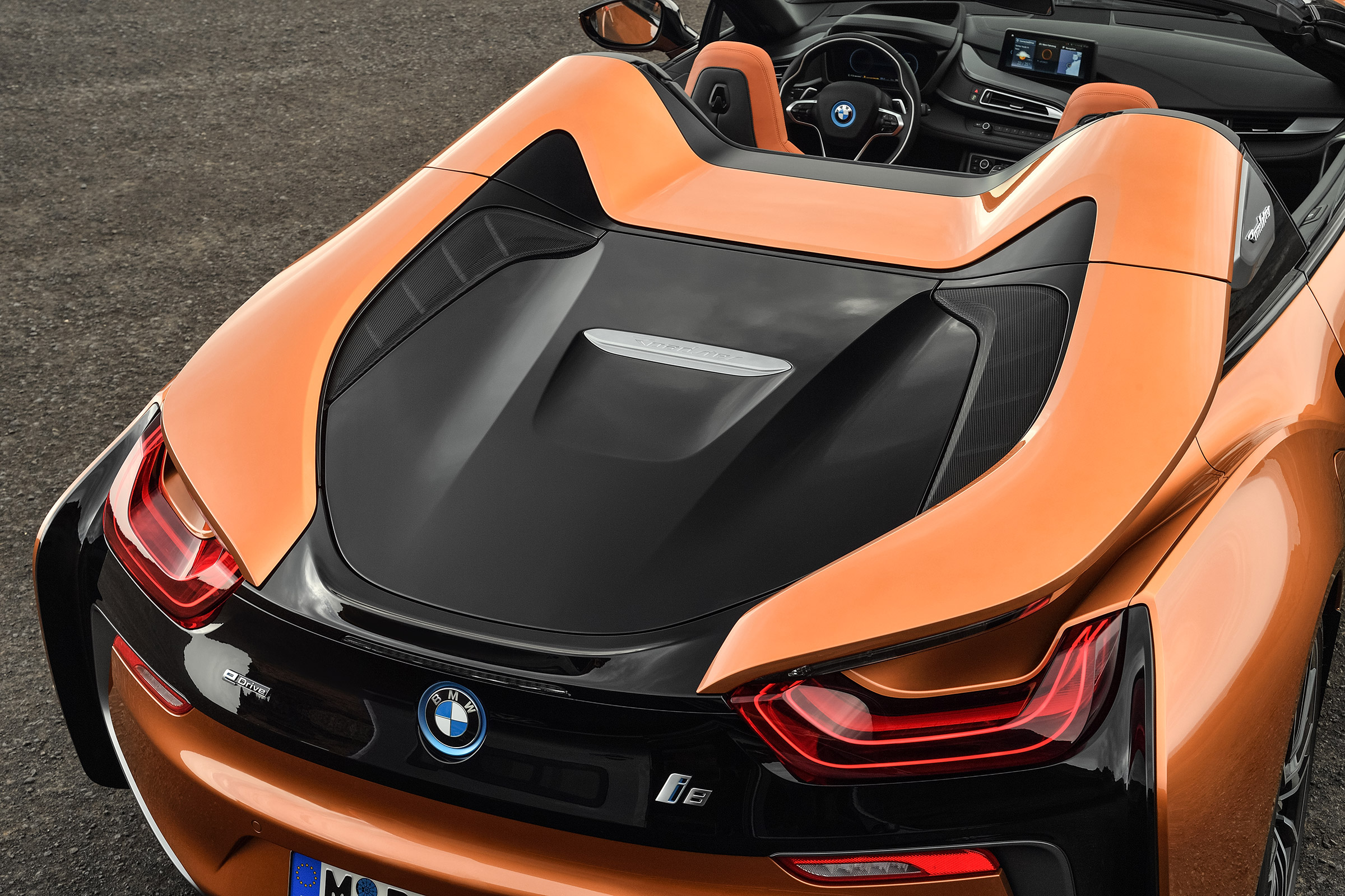 BMW i8 Roadster - rear deck
