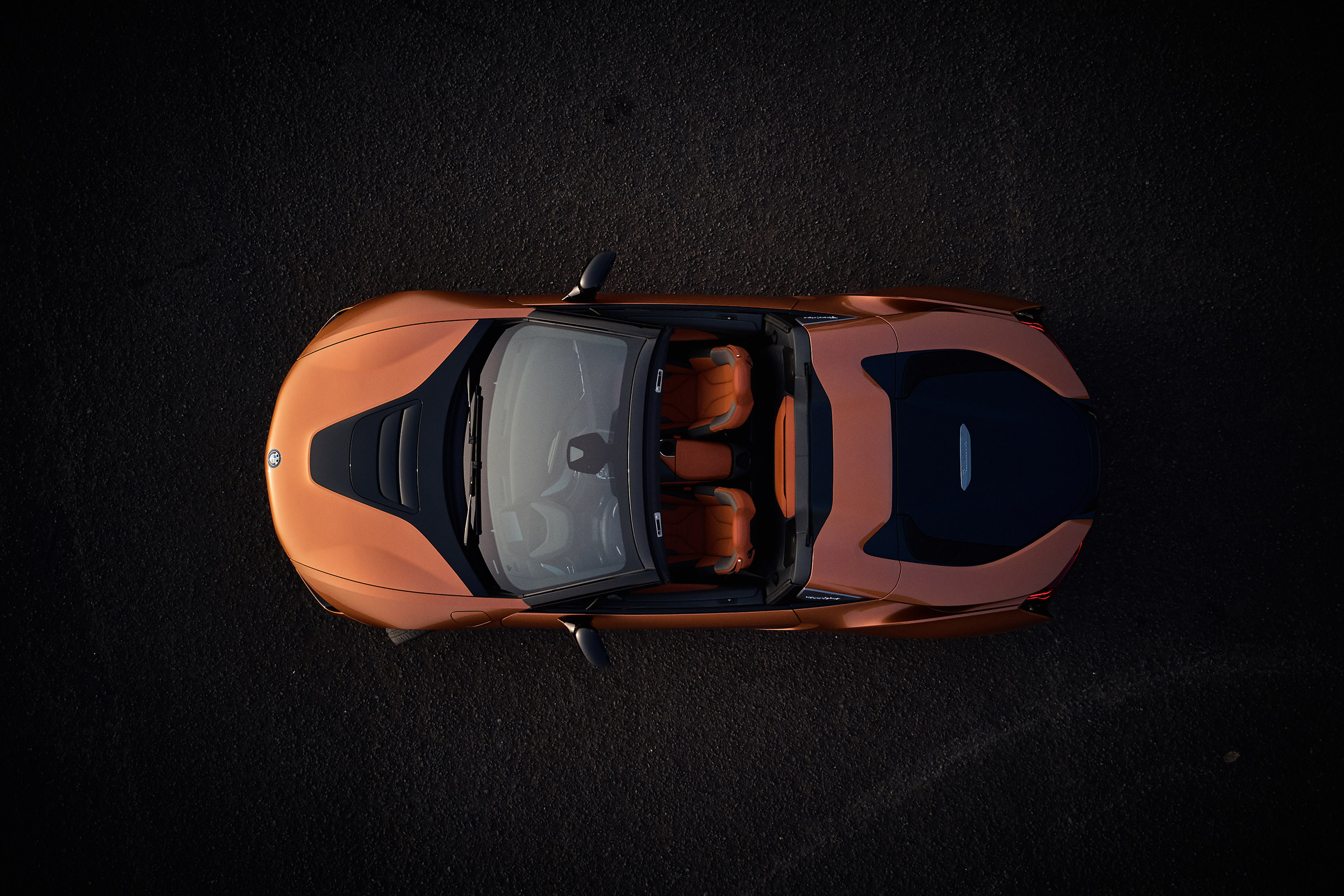 BMW i8 Roadster - top
