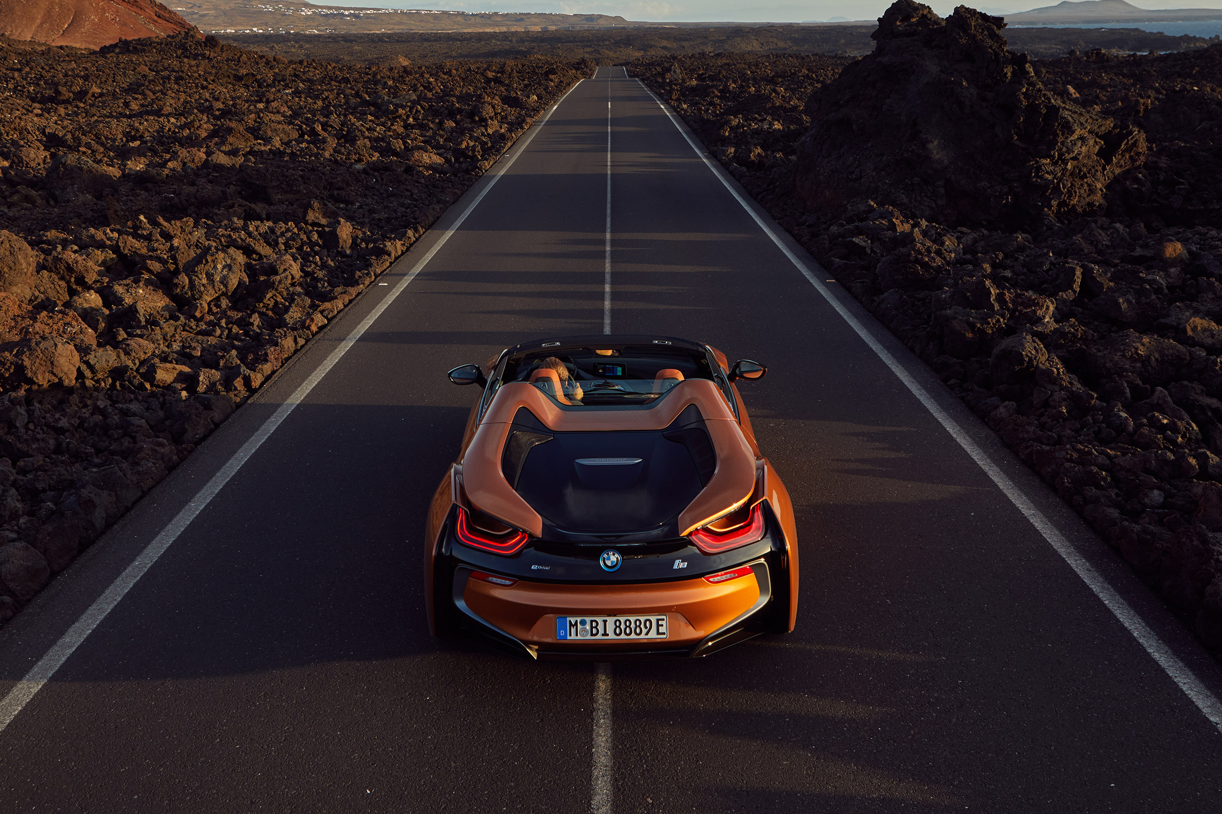 BMW i8 Roadster - rear