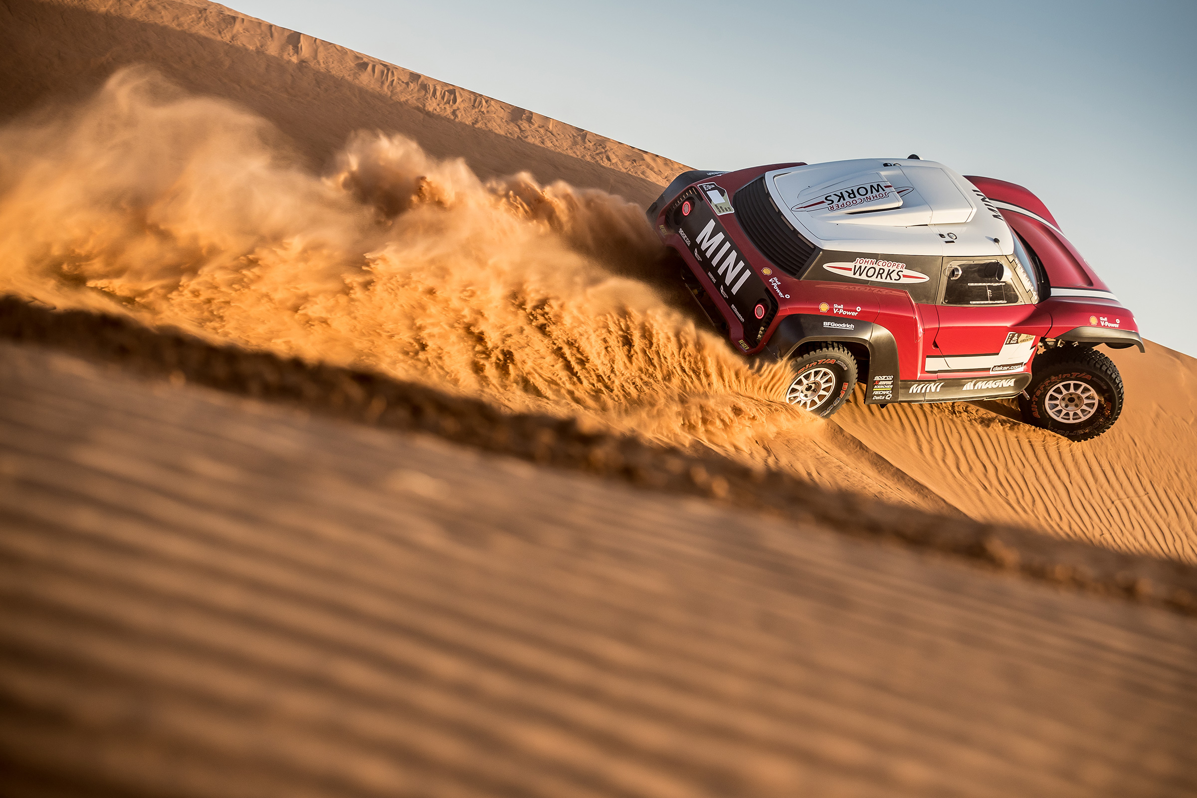 MINI John Cooper Works Buggy articulation – on the sand dunes