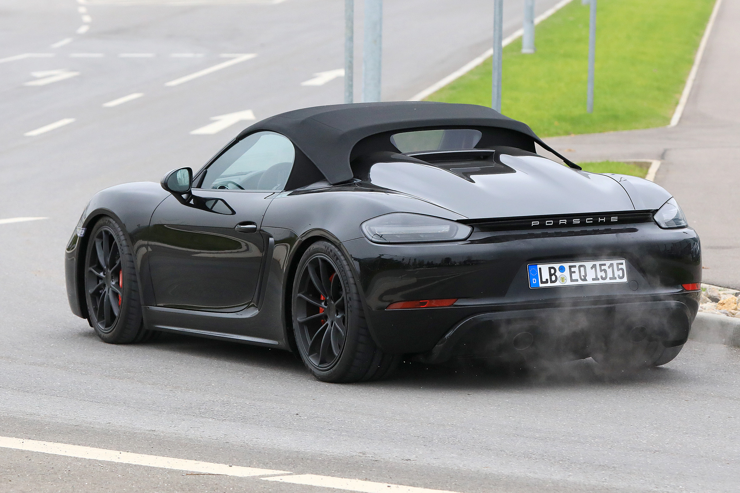 Porsche 718 Boxster Spyder Spies – rear quarter