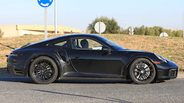 Porsche 911 Turbo spy 2017 - profile