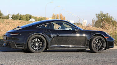 Porsche 911 Turbo spy 2017 - rear quarter