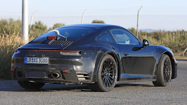 Porsche 911 Turbo spy 2017 - rear quarter
