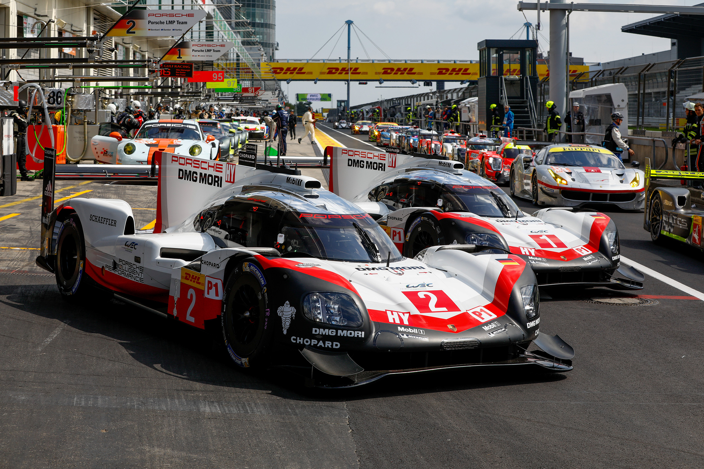Porsche 919 – two parked
