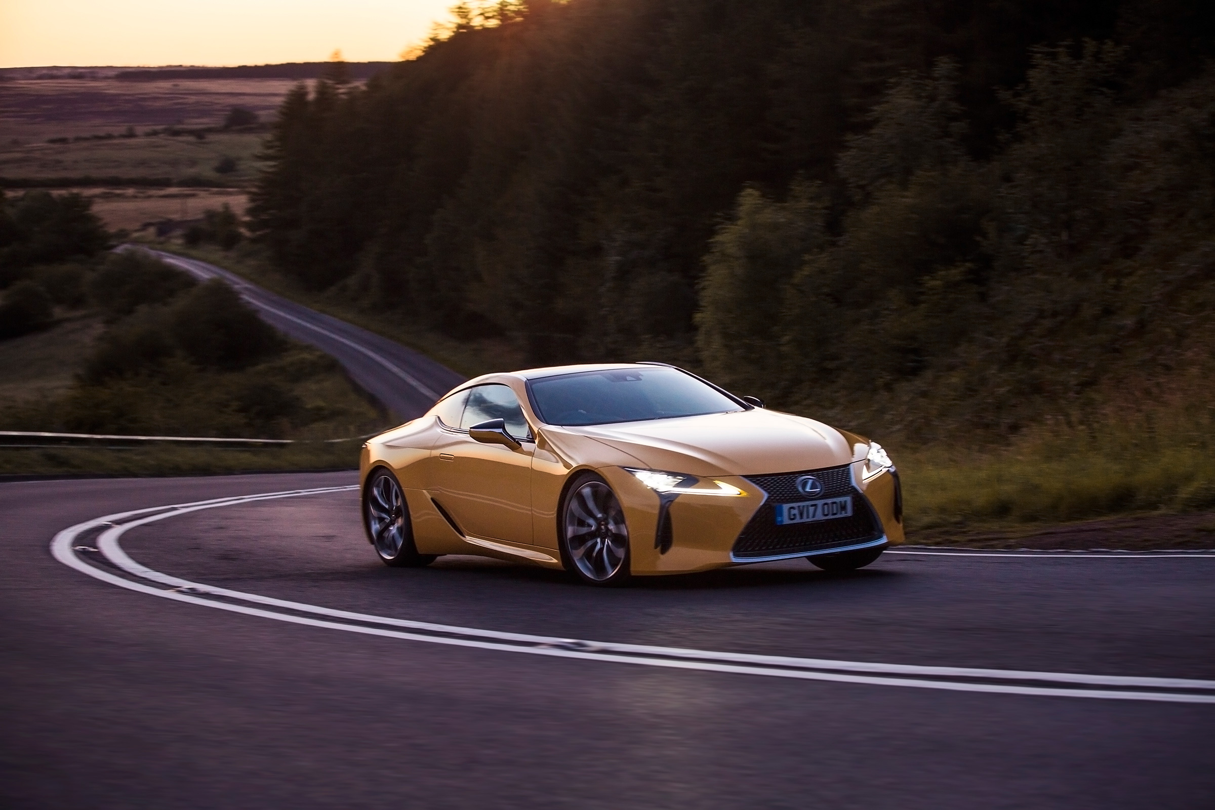 Lexus LC500 – front quarter