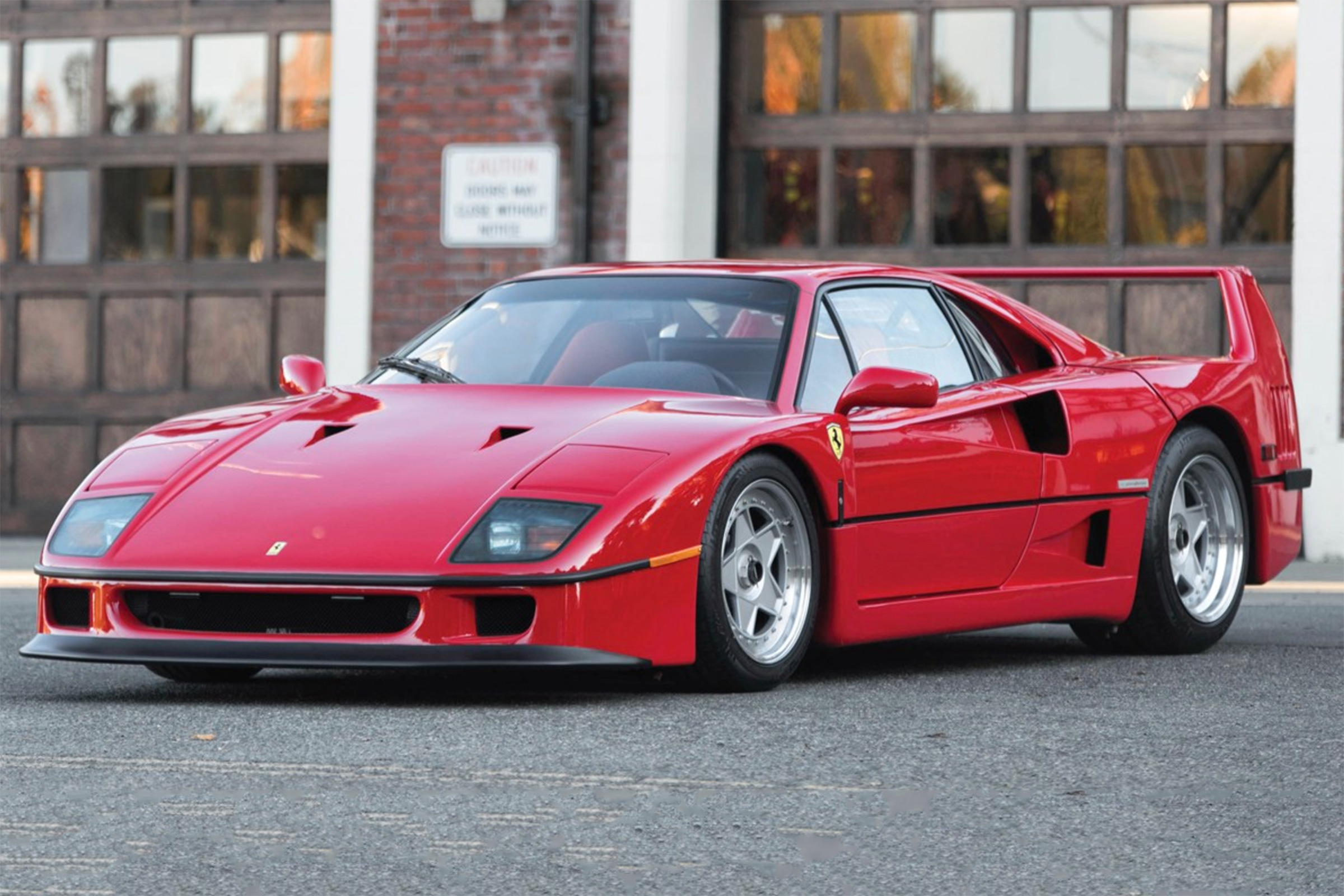 Ferrari F40 – front quarter