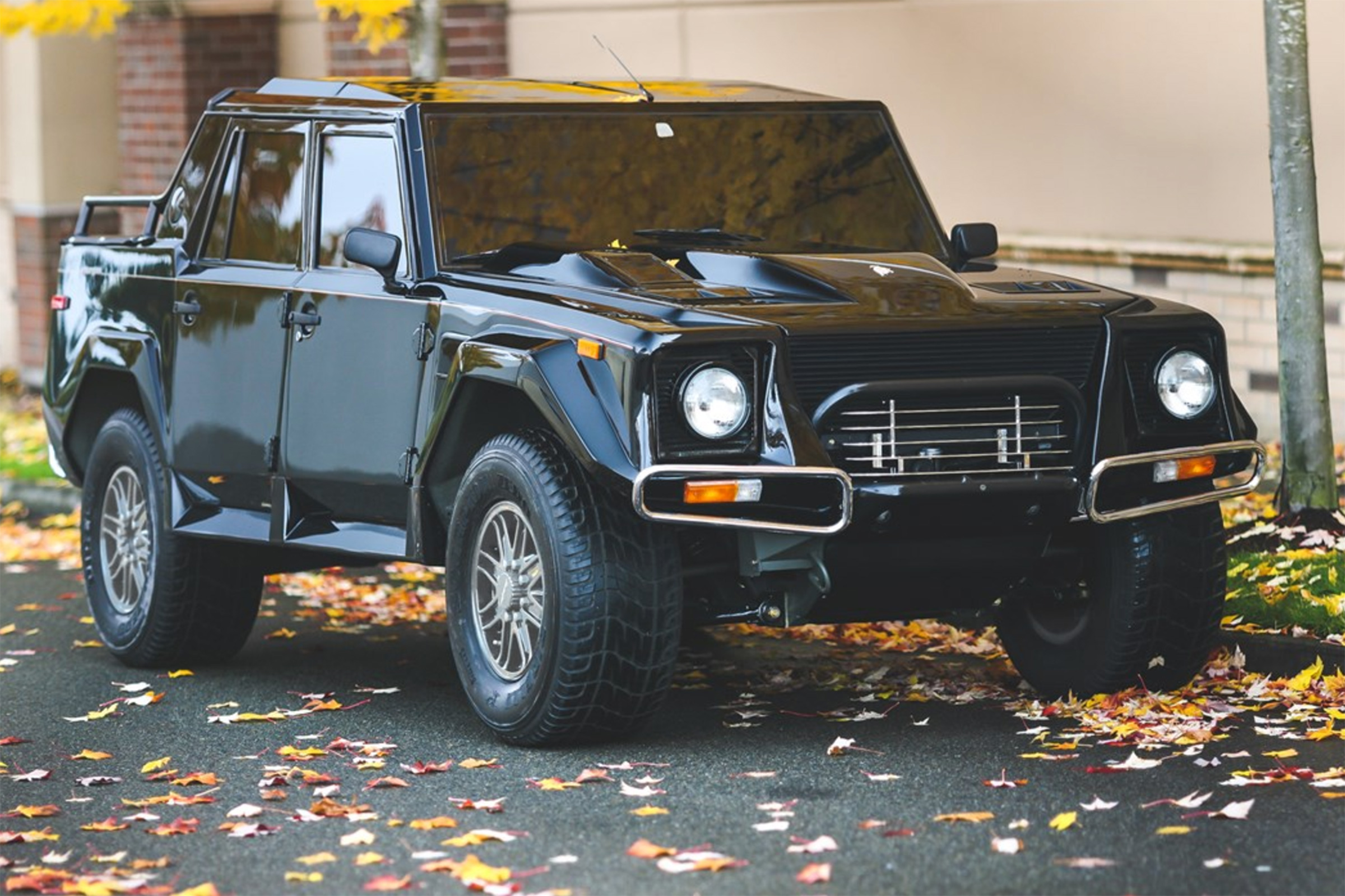 Lamborghini LM200 – front quarter
