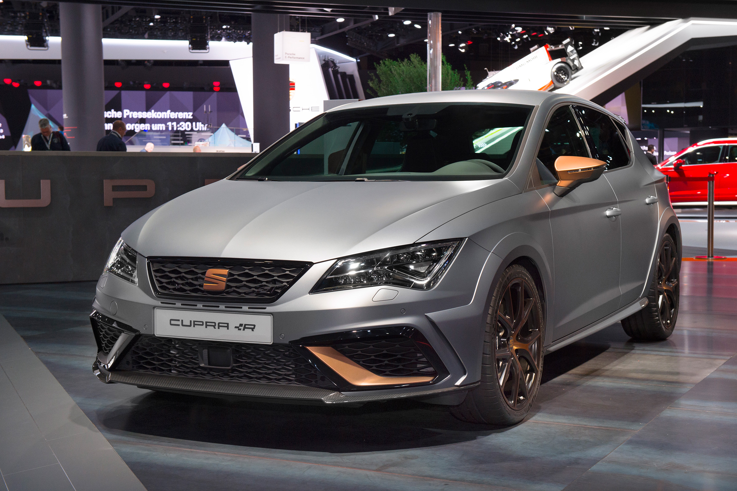 SEAT Leon CUPRA R - front quarter