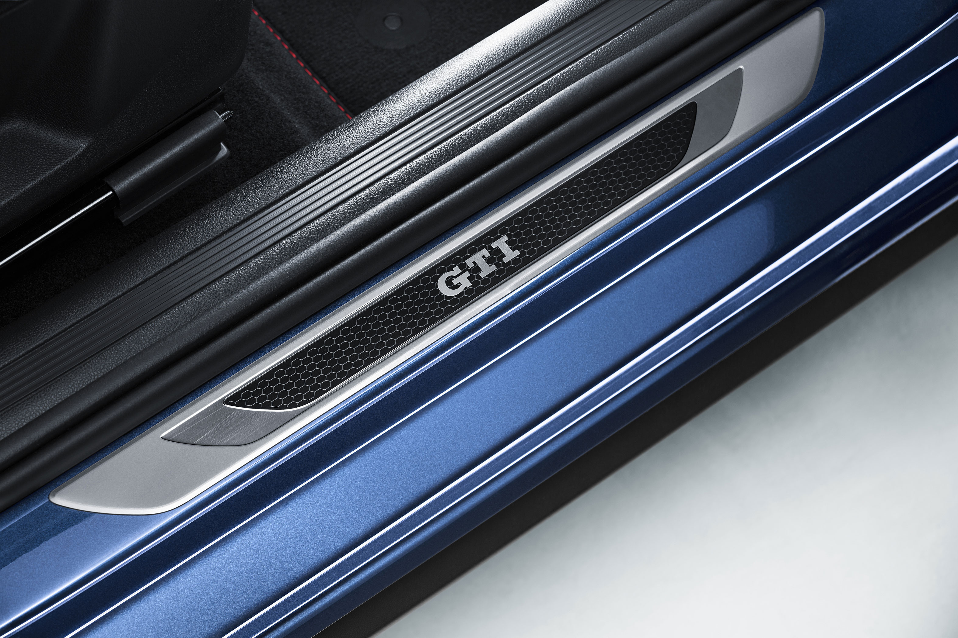 2018 VW Polo GTI – Sill plate