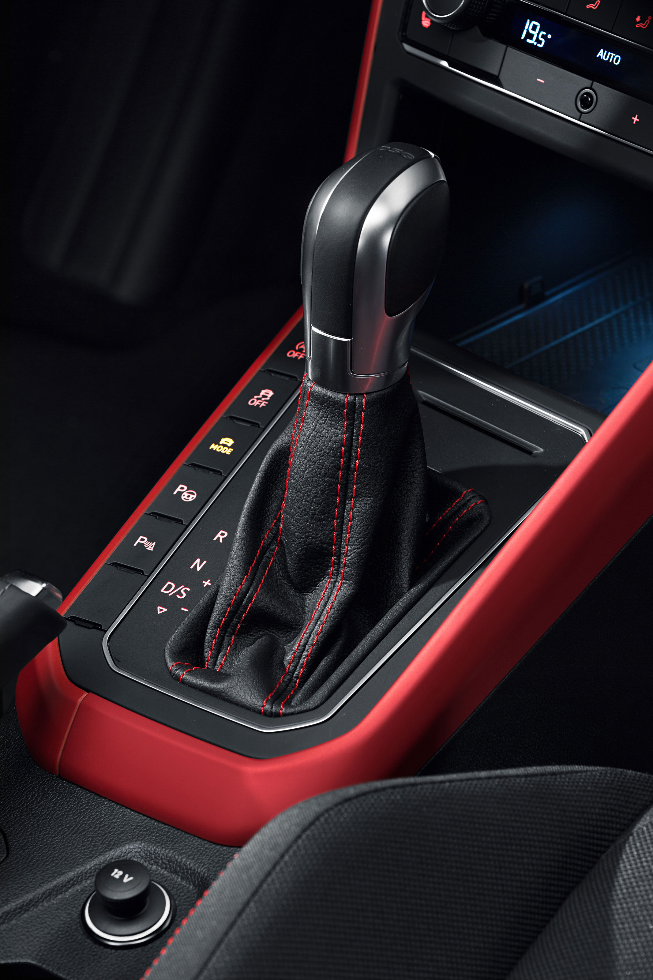 2018 VW Polo GTI – DSG gear selector