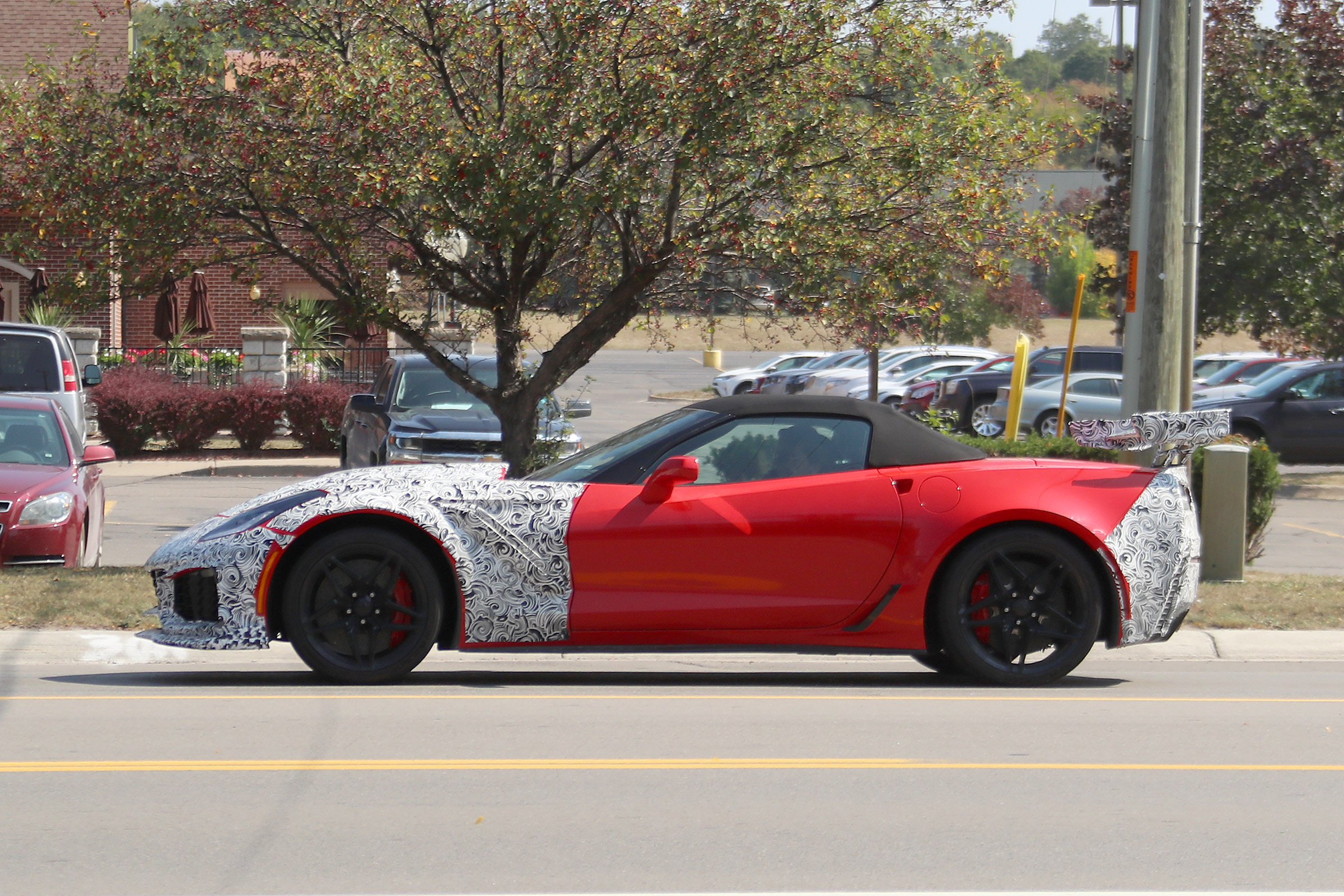 Chevrolet Corvette ZR1 spied - profile