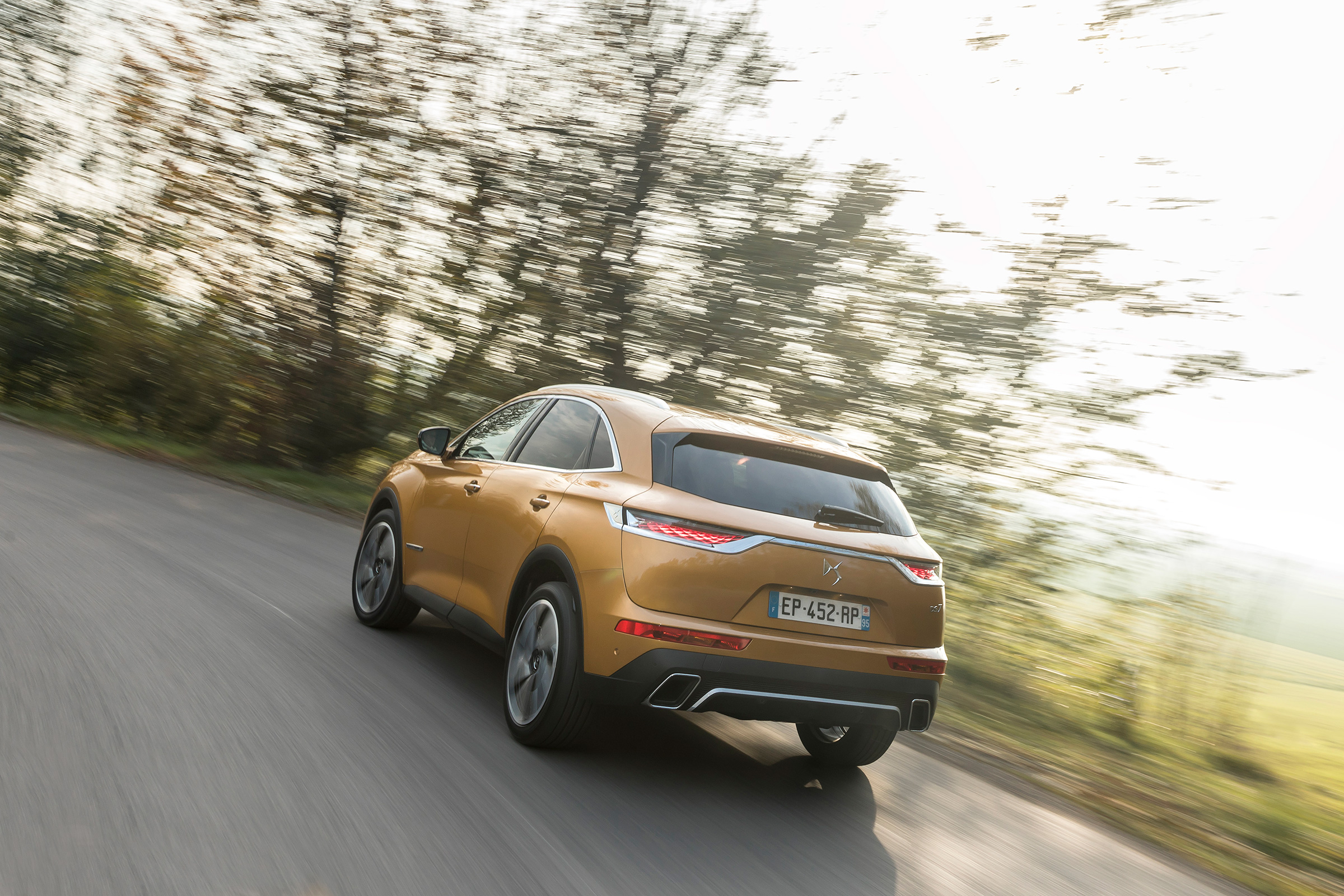 DS7 Crossback – rear quarter