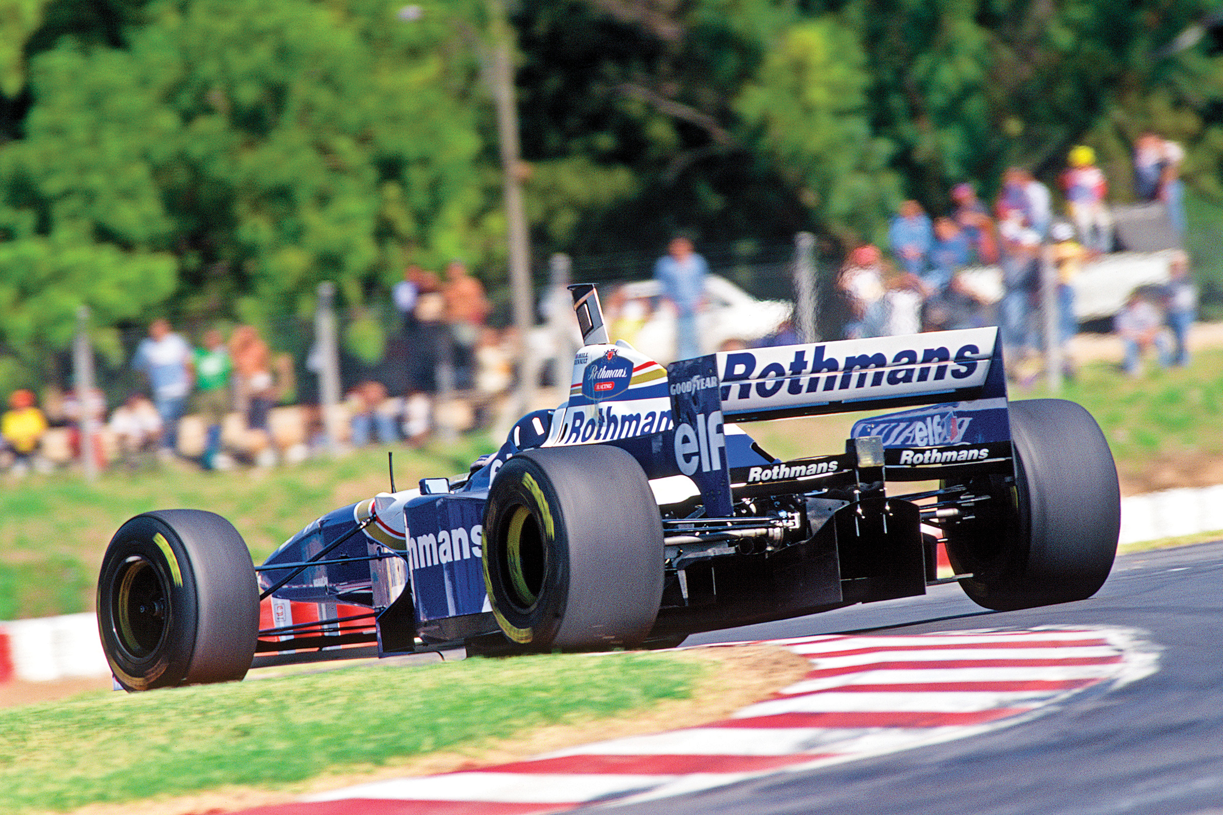 Williams FW18