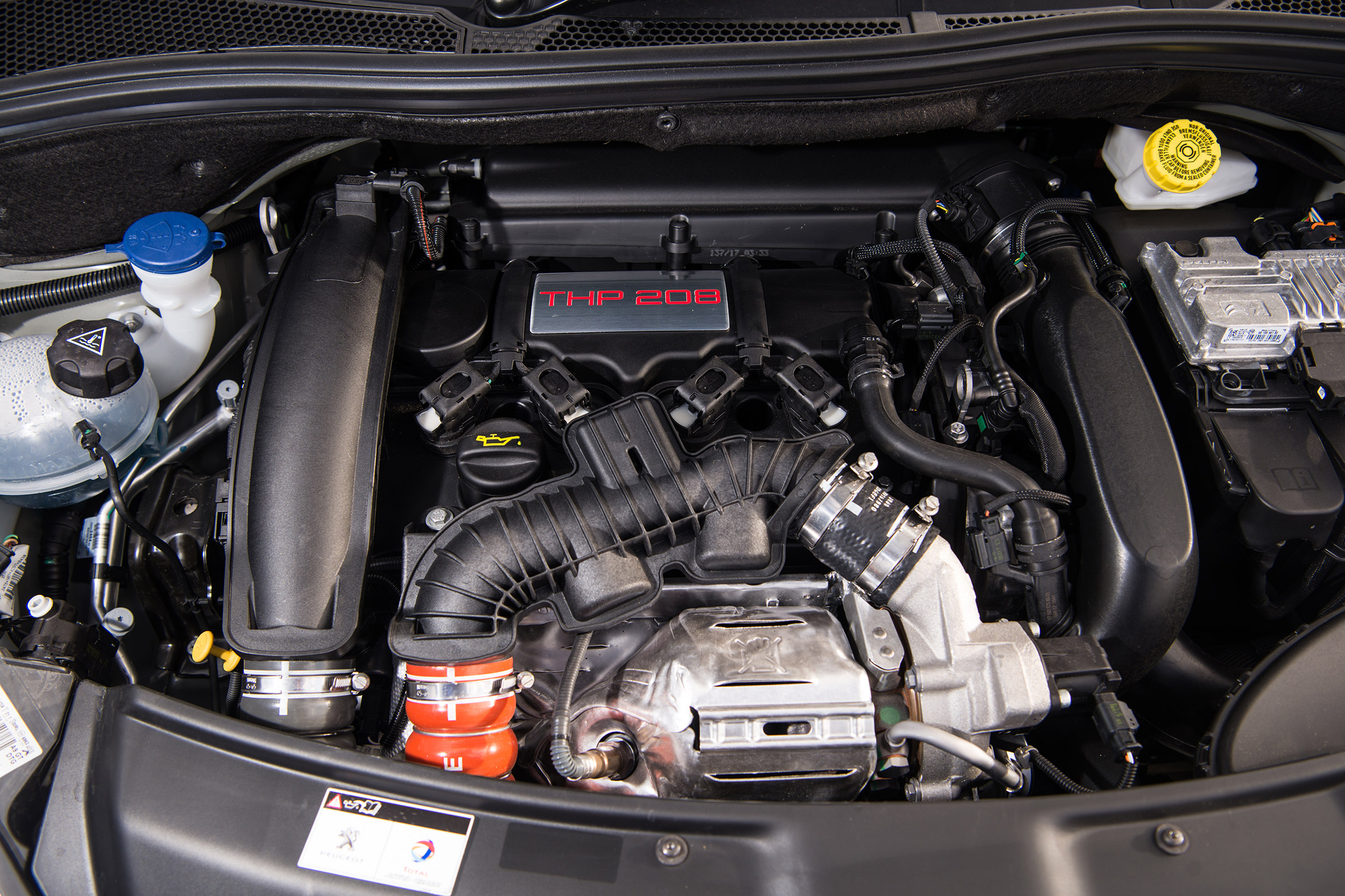 eCoty Peugeot 208 GTI by PS - engine