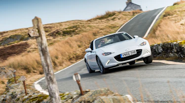 GT86 v MX-5 RF - cornering