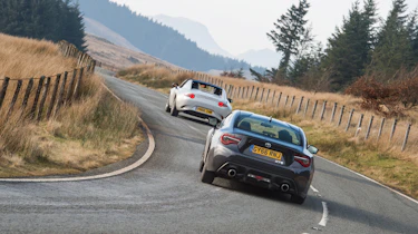 GT86 v MX-5 RF - rear cornering