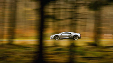eCoty Bugatti Chiron - side