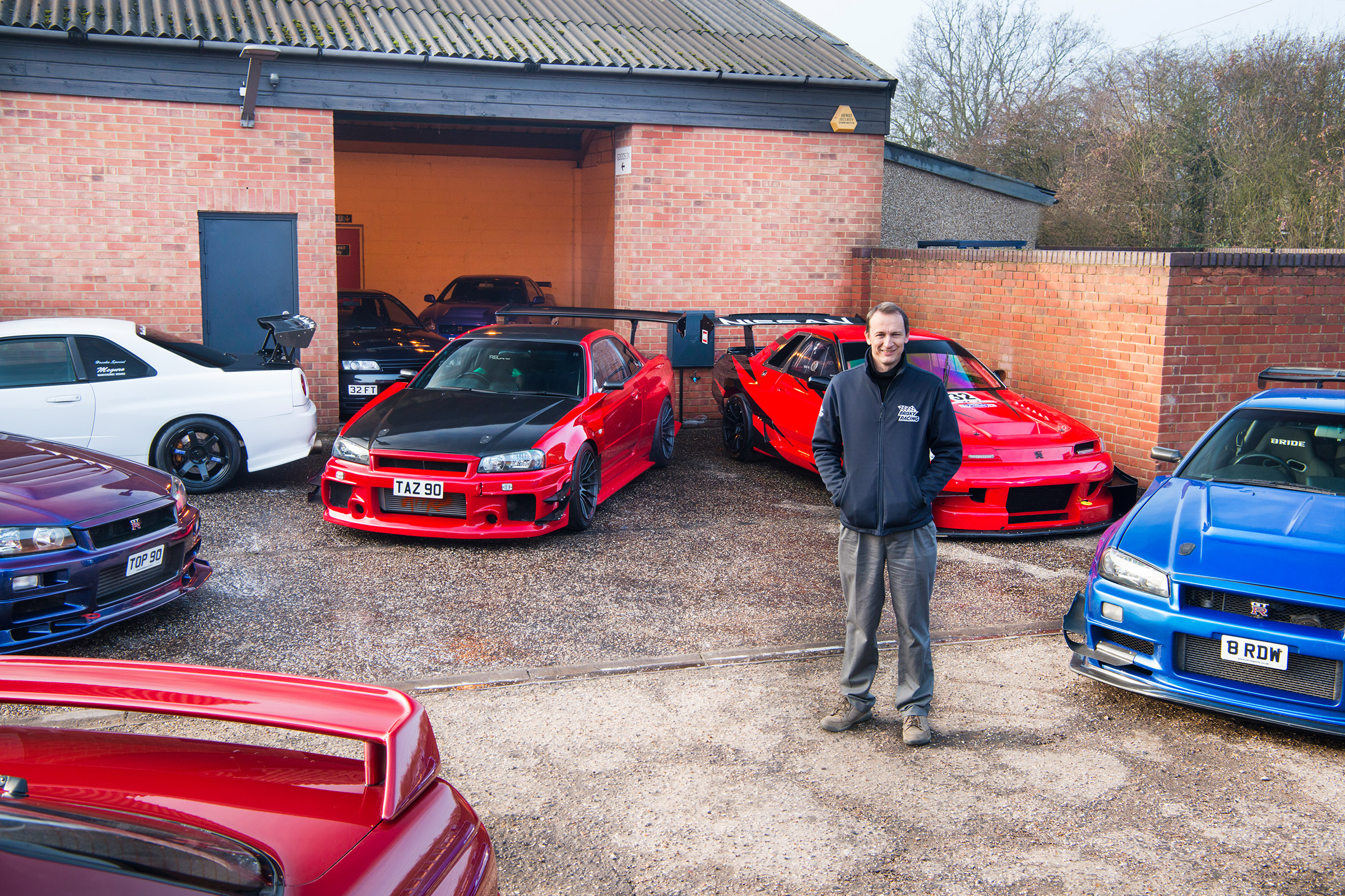Nissan GT-R collector - header